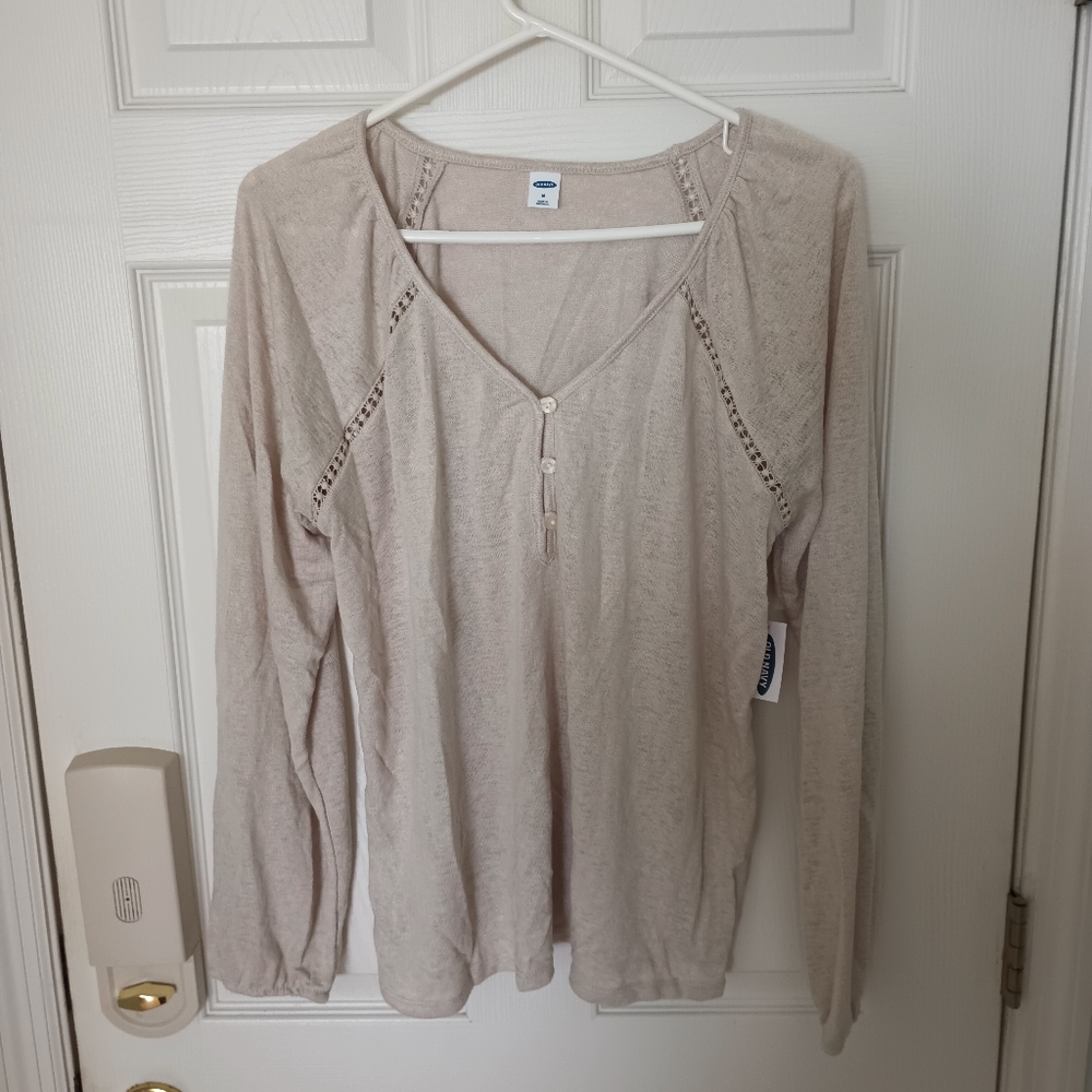 NWT Old Navy Women’s V-Neck Long Sleeve 1/4 Button Lightweight Sweater Ivory S-M